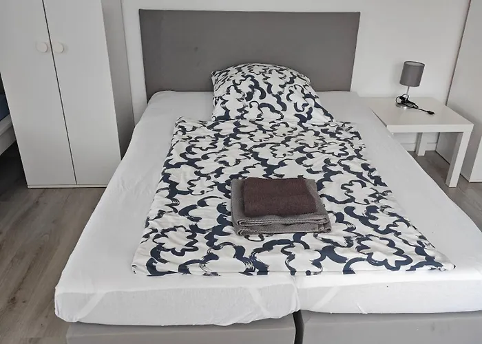 Work And Sundern-allendorf Modernisierte Mit 5 Betten Schlafcouch Mit Balkon